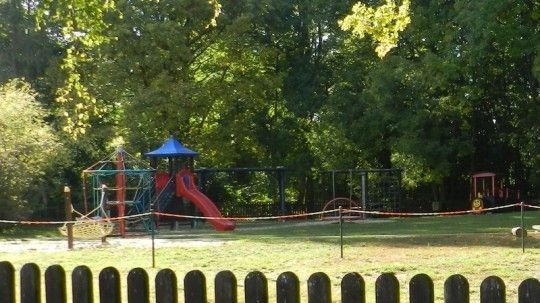 - Kinderspielplatz Bornsen -