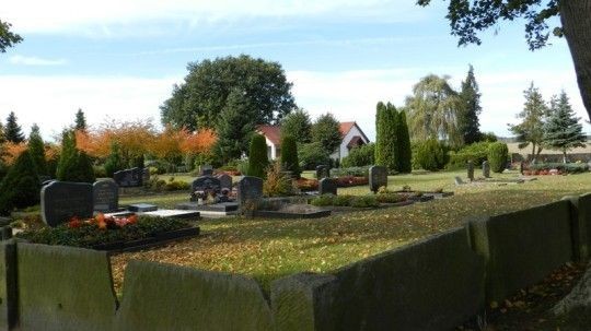 - Friedhof Hanum -