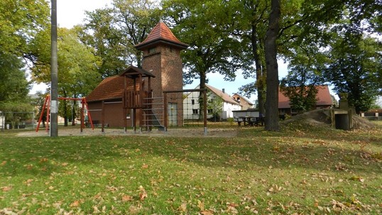- Kinderspielplatz Wendischbrome -