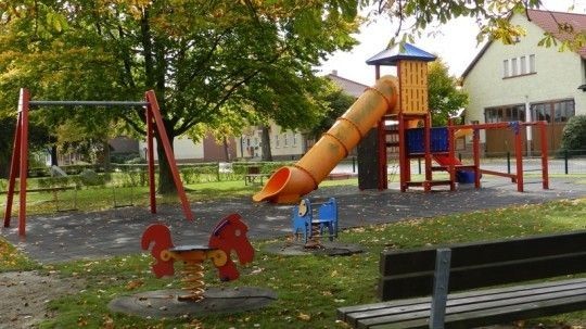 - Kinderspielplatz Jübar -