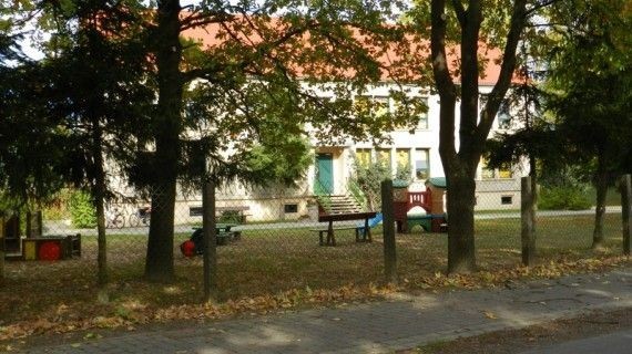 - Kindertagesstätte Jübar "Zum Bienenhaus" -