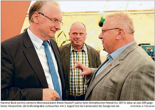 20180728 - Drebenstedt - Ministerpräsident am Großsteingrab - (Volksstimme von Walter Mogh)