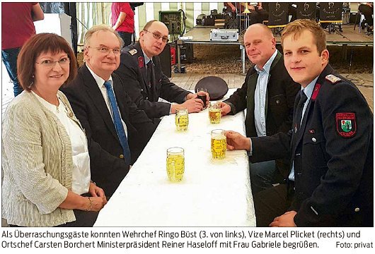 20180912 Volksstimme - Jübar - FFW 90 Jahre - Landesvater gratuliert (von Walter Mogk)