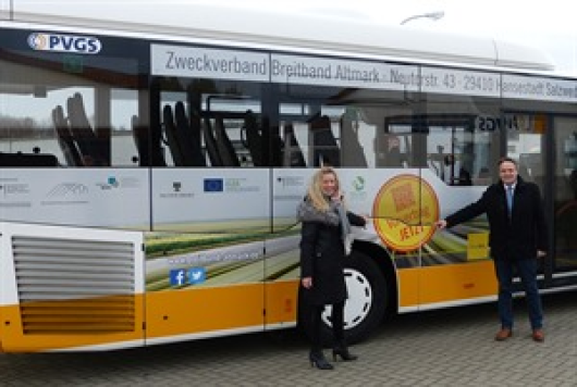 20181129 Altmarkkreis-Salzwedel - ZBA wirbt mit PVGS-Bussen für Breitbandversorgung