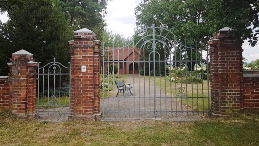 DS Friedhof 05 Tor